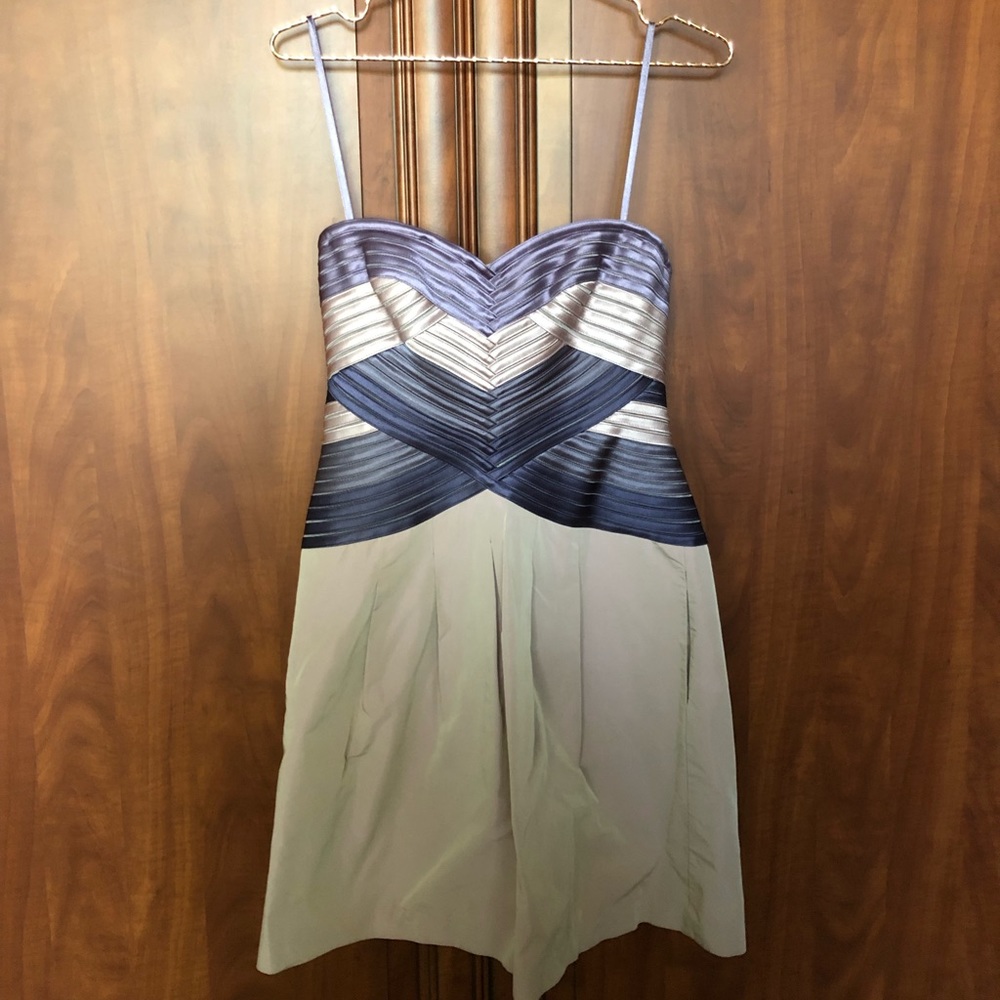 BCBG MAXAZRIA STRAPLESS DRESS